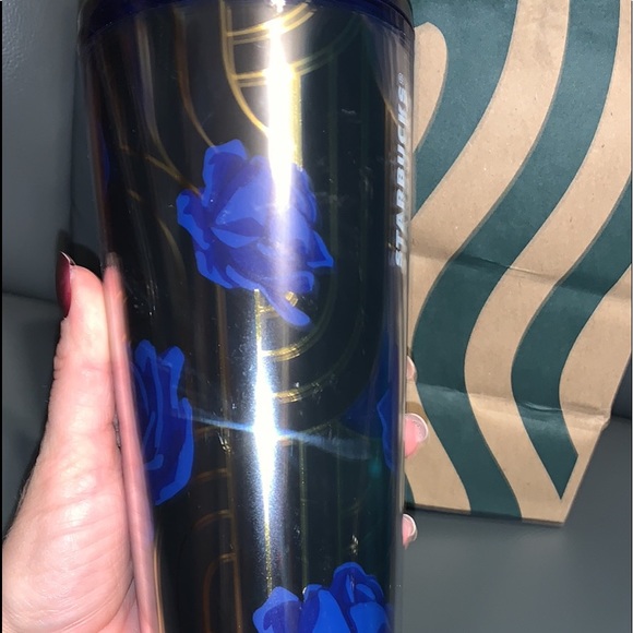 ❌SOLD❌Starbucks Fall 2020 blue rose 24oz tumbler - Picture 6 of 10